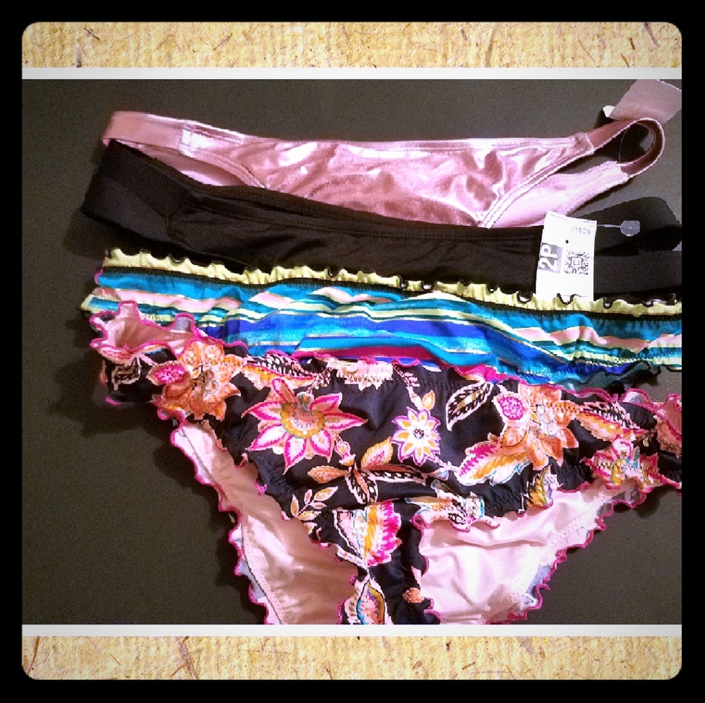 4 bikini bottom size large